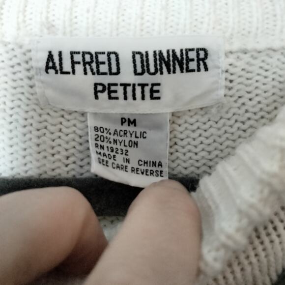 Vintage Alfred Dunner Women Sz M Petite Intricate Cream Rose Embroidered Sweater - Picture 3 of 6